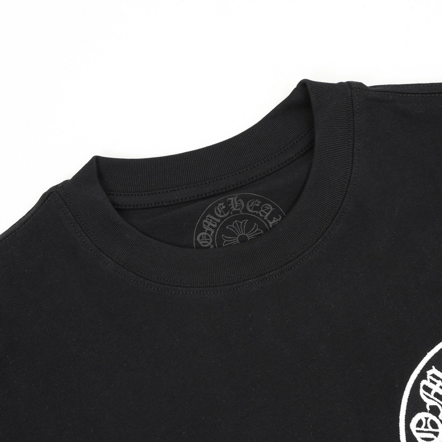 Camiseta de cuello redondo con cruz sánscrita Chrome Hearts