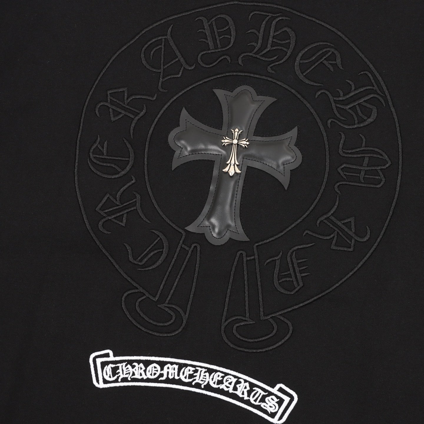 Chrome Hearts 26SS Metal-Embellished Leather-Label Cross Embroidered T-Shirt