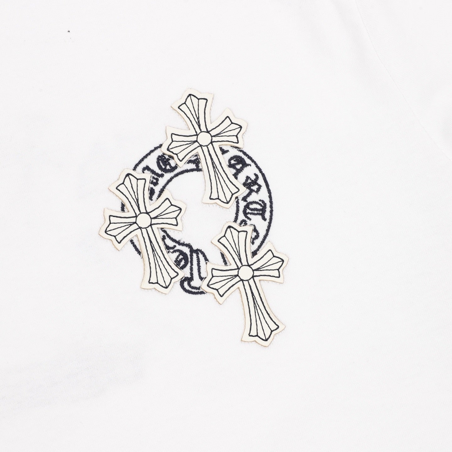 Camiseta de cuello redondo Chrome Hearts Sanskrit Cross