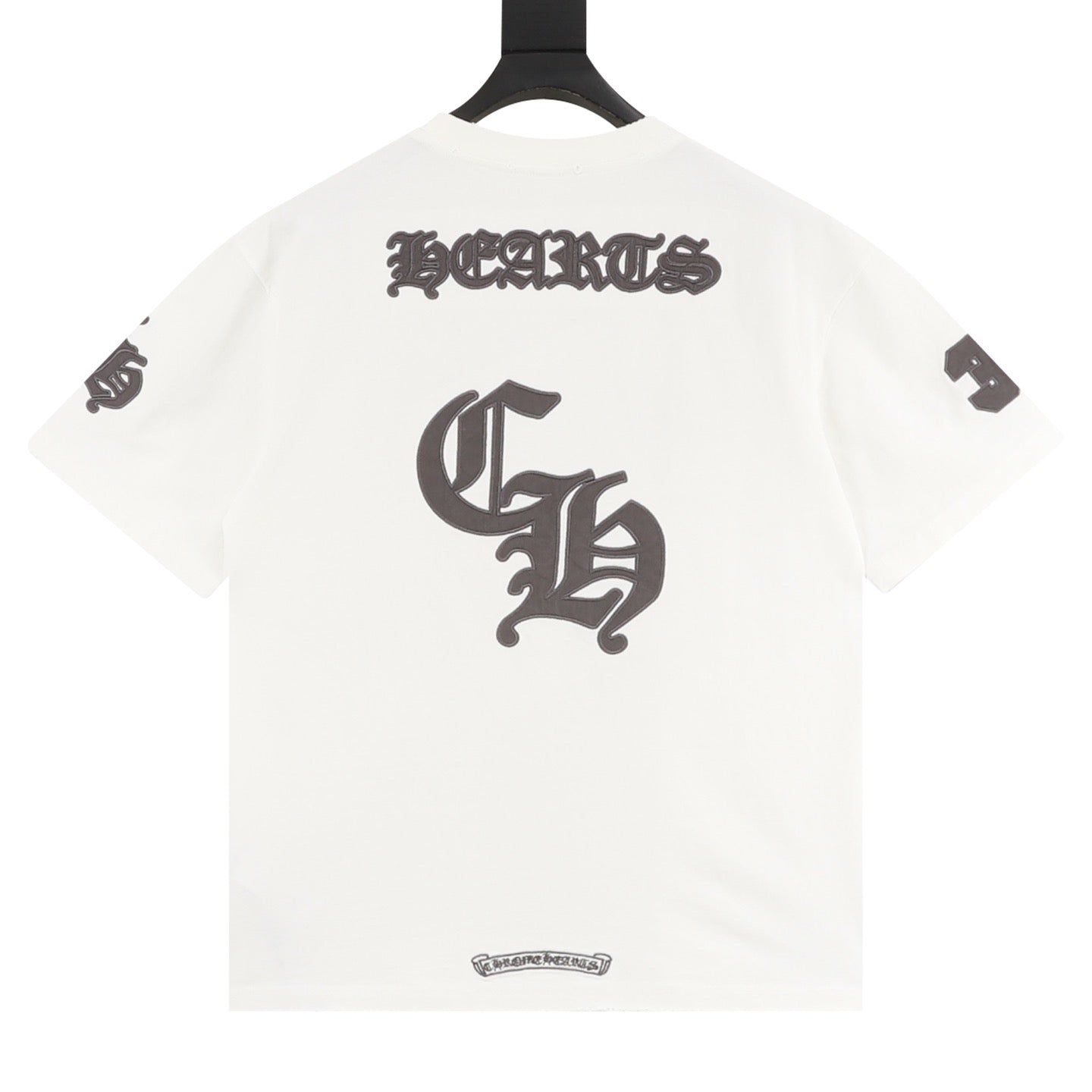 Camiseta Chrome Hearts con apliques y bordado sánscrito