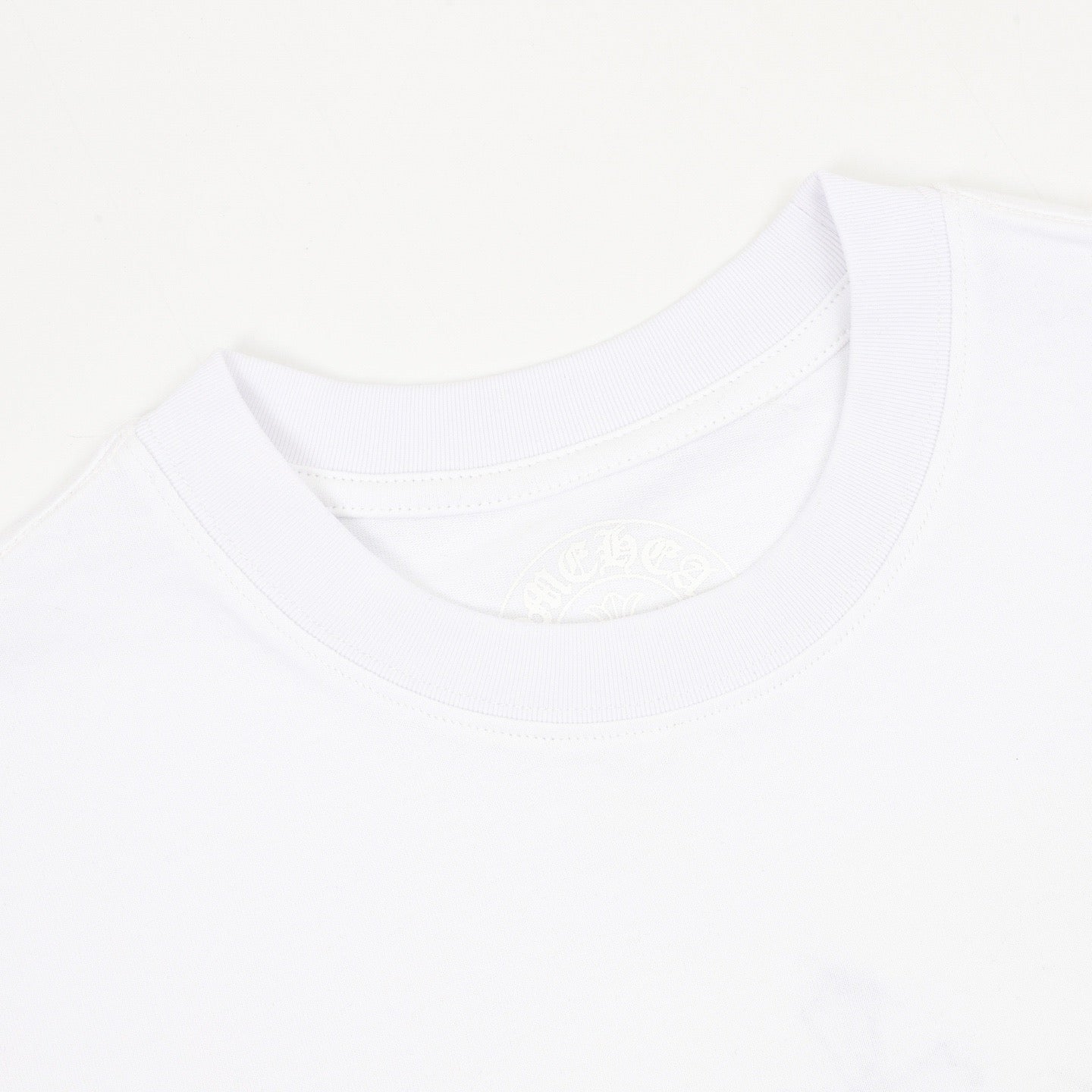 Camiseta de cuello redondo Chrome Hearts Sanskrit Cross