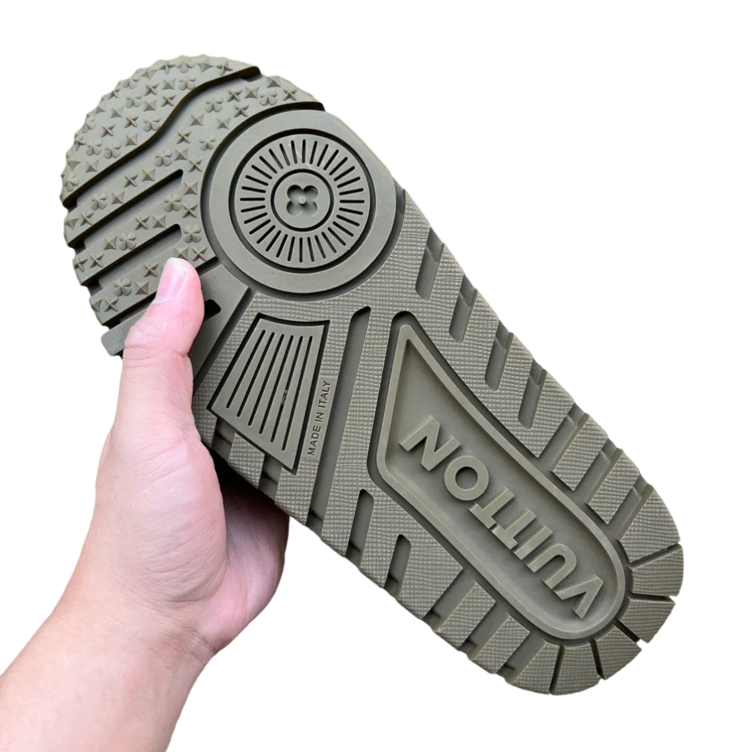 Louis Vuittоп Trainer Maxi 'Camouflage.'