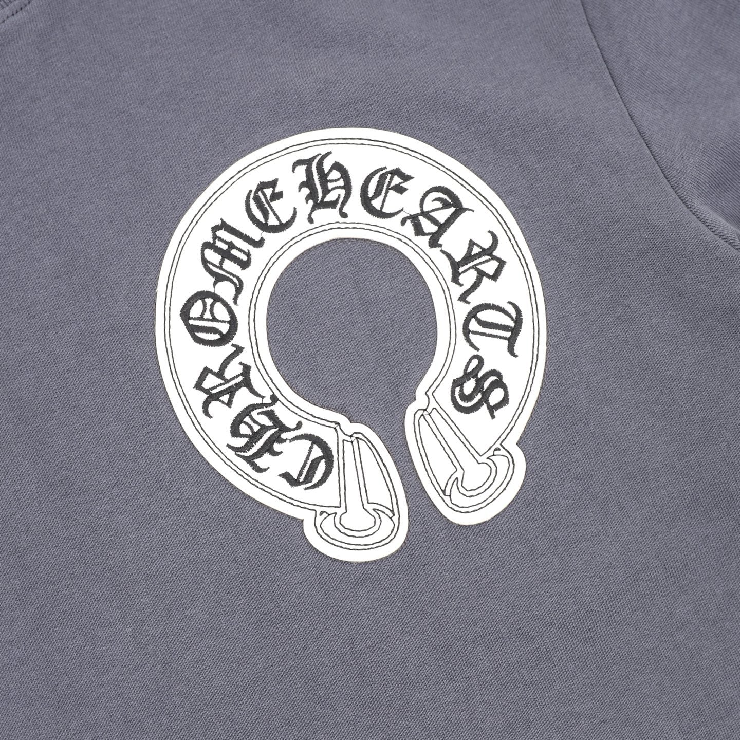 Camiseta de cuello redondo con cruz sánscrita Chrome Hearts