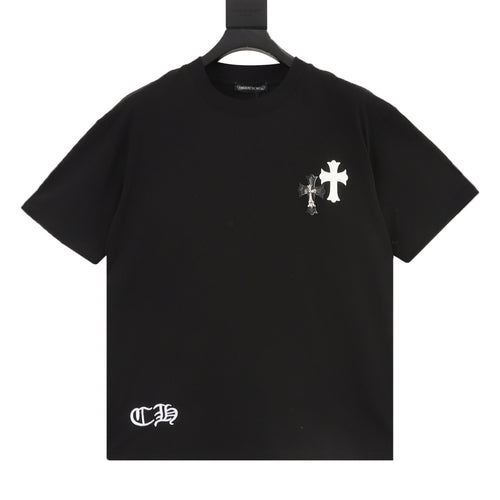 Chrome Hearts Camiseta Bordada Cruzada con Etiqueta de Cuero y Detalles Metálicos 26SS