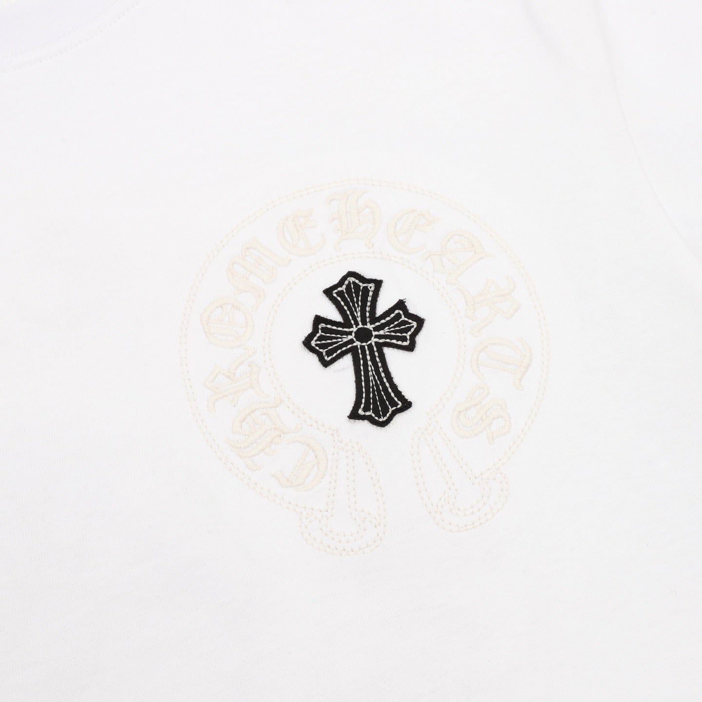 Camiseta de cuello redondo Chrome Hearts Sanskrit Cross