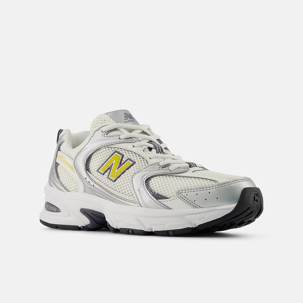 New Balance 530 シルバーメタリック シーソルト アポロゴールド